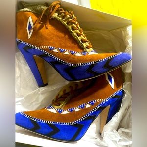 FINAL PRICE DROP Blue/Brown Suede Manolo Blahnik Eskima Booties 42/10M